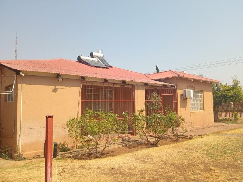 4 Bedroom Property for Sale in Bloemhof North West